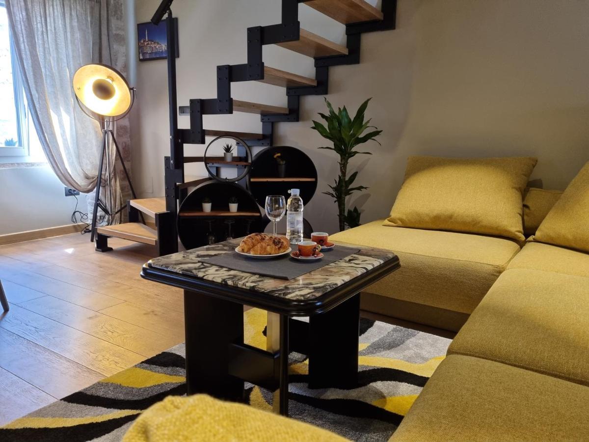 ˇdcˇ Modern Apartment Near The Church Ровинь Экстерьер фото