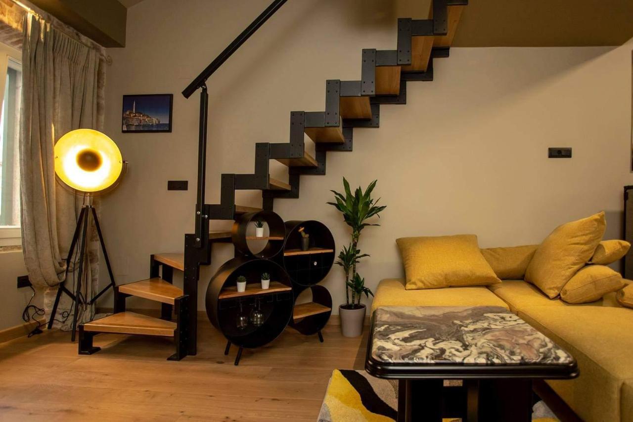 ˇdcˇ Modern Apartment Near The Church Ровинь Экстерьер фото